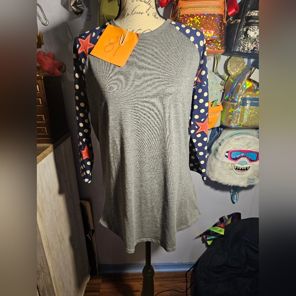Lularoe 3 Quarter Sleeve Baseball Tee Gray With Blue Polka Dot Sleeves Size...